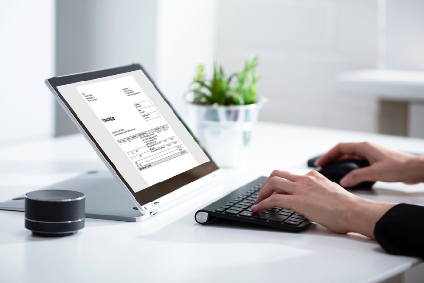 Invoice Factoring Vs. Invoice Discounting: Which One Is Right For Your Business?
